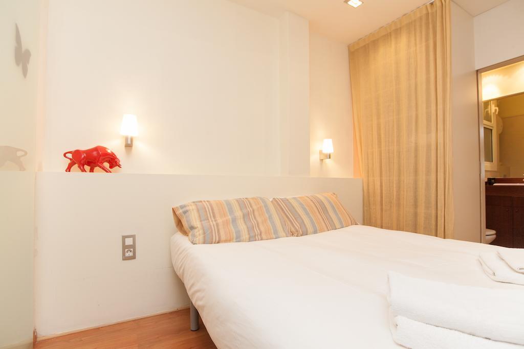 Rambla Suites Barcelona Bagian luar foto