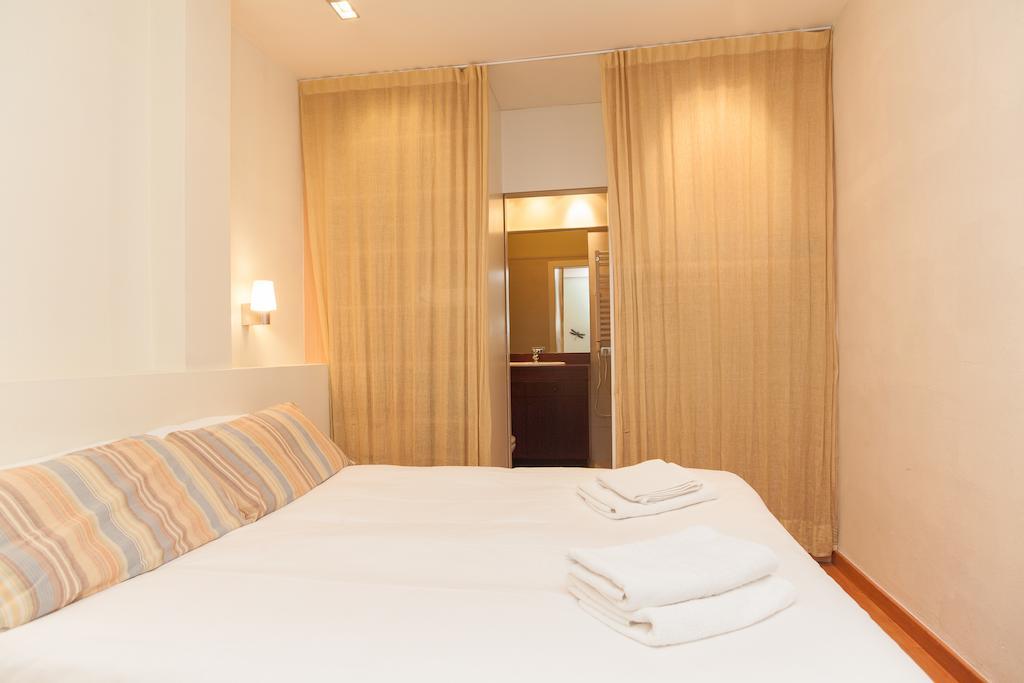 Rambla Suites Barcelona Bagian luar foto