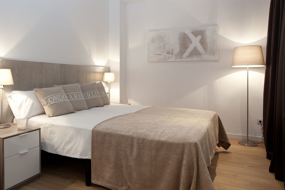 Rambla Suites Barcelona Bagian luar foto